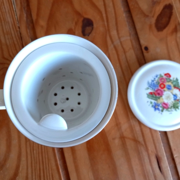 Adeline Porcellana Fine Disegno Italian Tea Mug/Cup Infuser Lid- Rare Find - Picture 5 of 9